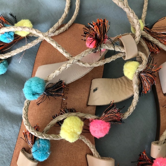 Zara Girls Pom Pom Sandals - size 3.5 - Picture 3 of 5